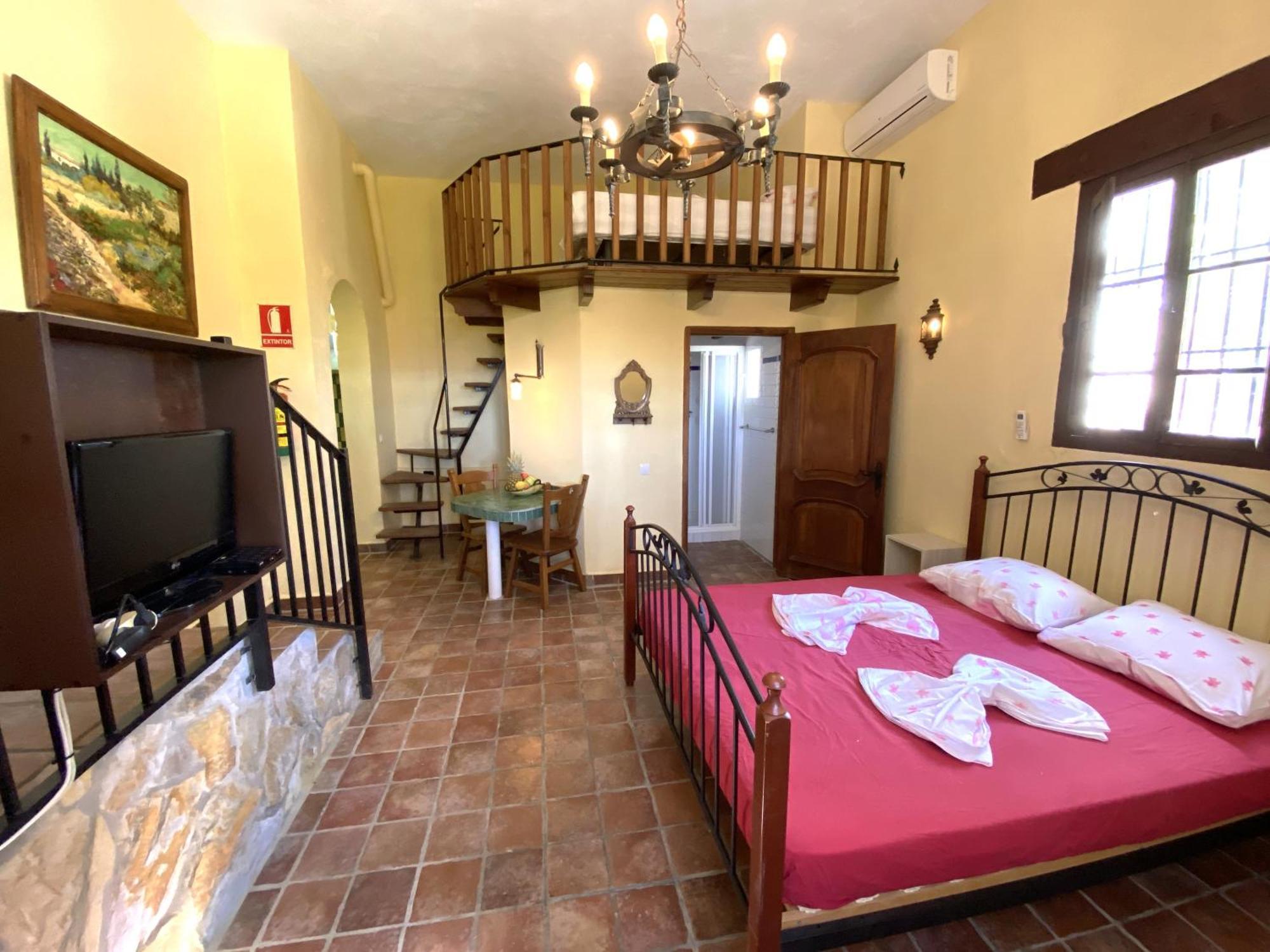 טולוקס Castle Tower Apartment In Rural Holiday Park 'Bernard' מראה חיצוני תמונה